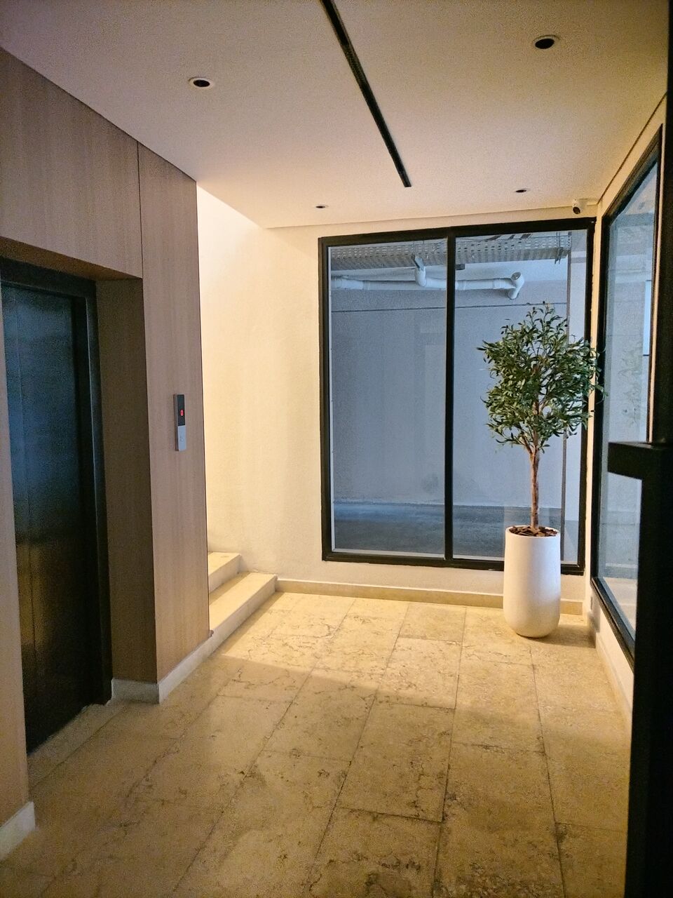 Khobar, Apartments, Flats, Houses & Villas, SAR 19000/year,  1 BR,  Family Apartment For Rent (1 Room, Hall, Bathroom, Kitchen, Hall, Air-Conditioned, Split F