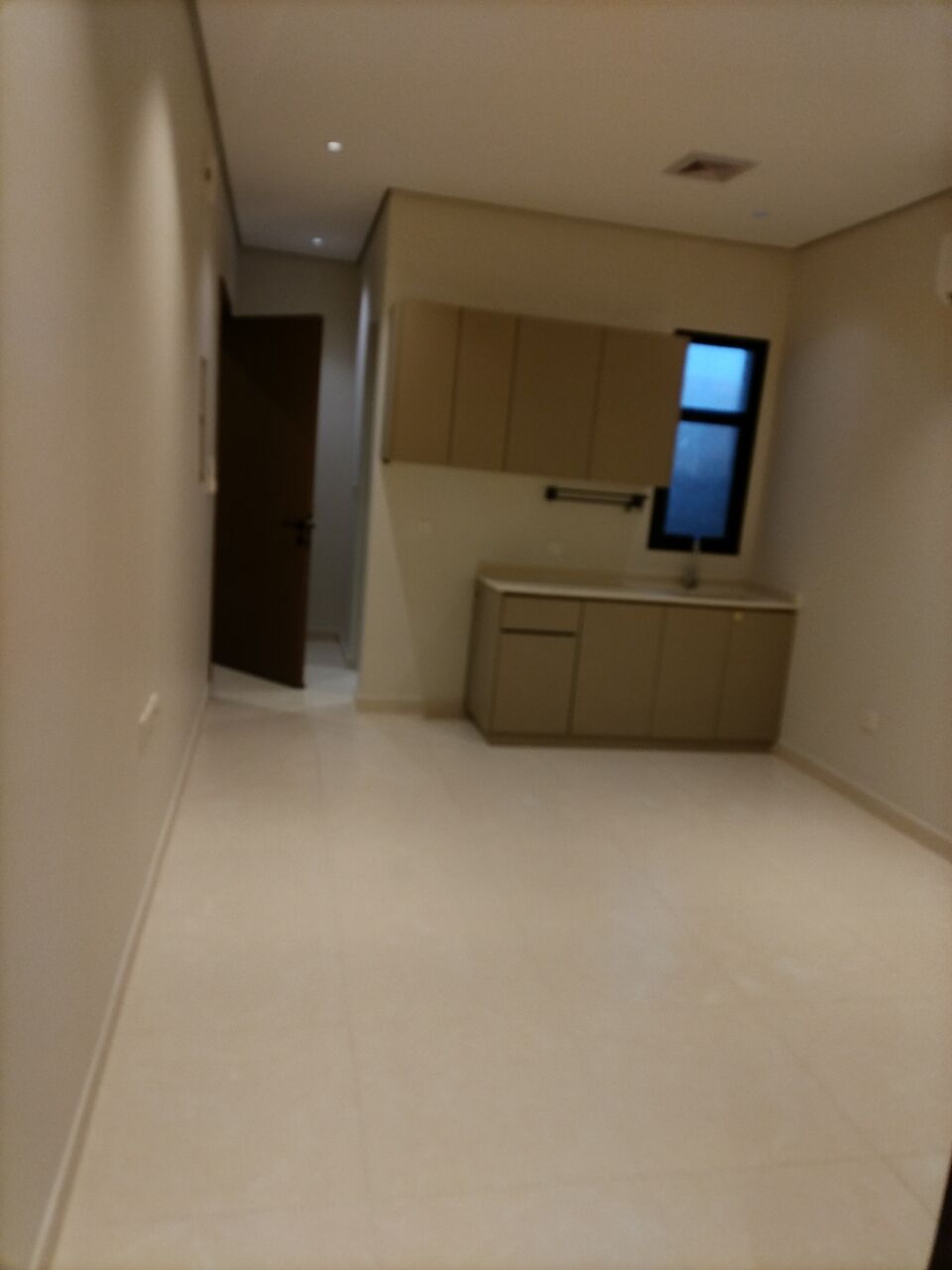 Khobar, Apartments, Flats, Houses & Villas, SAR 19000/year,  1 BR,  Family Apartment For Rent (1 Room, Hall, Bathroom, Kitchen, Hall, Air-Conditioned, Split F