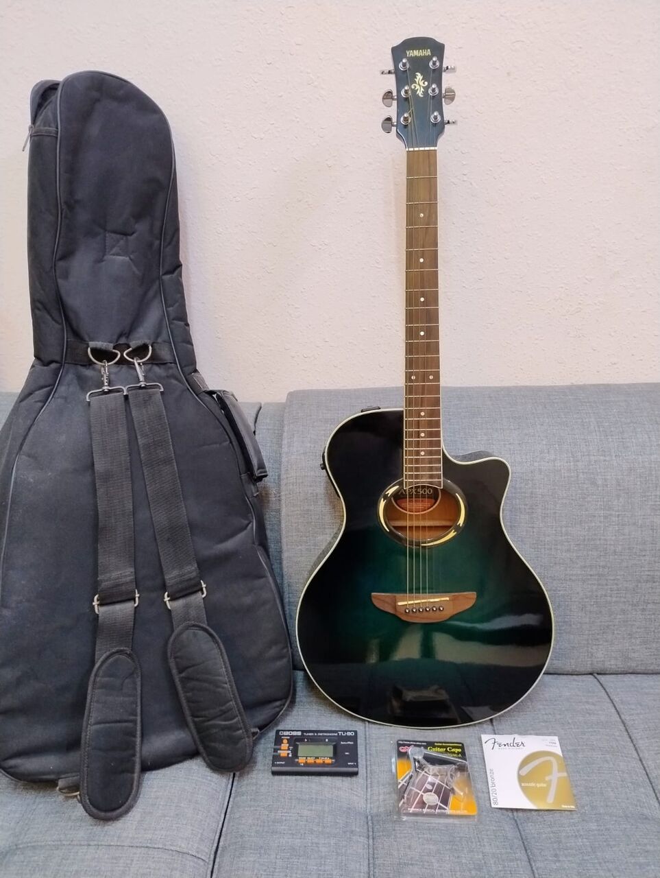Al Dana, Musical Instruments, SAR 1000,  Rarely Used YAMAHA APX 500 - Semi Acoustic Guitar For Sale.