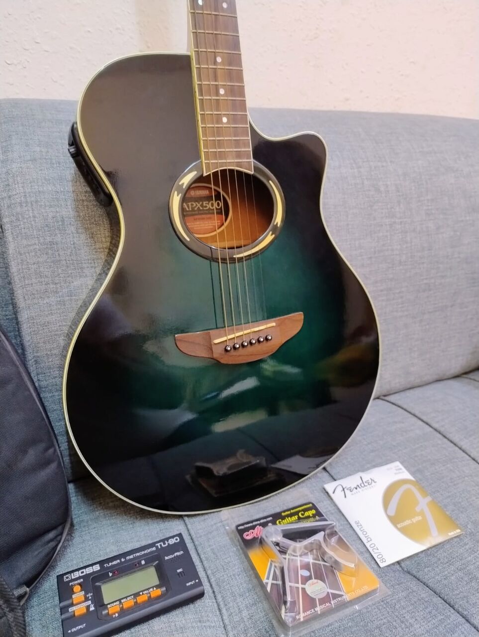 Al Dana, Musical Instruments, SAR 1000,  Rarely Used YAMAHA APX 500 - Semi Acoustic Guitar For Sale.