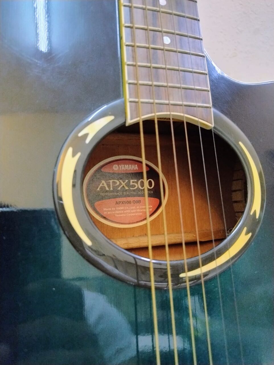 Al Dana, Musical Instruments, SAR 1000,  Rarely Used YAMAHA APX 500 - Semi Acoustic Guitar For Sale.
