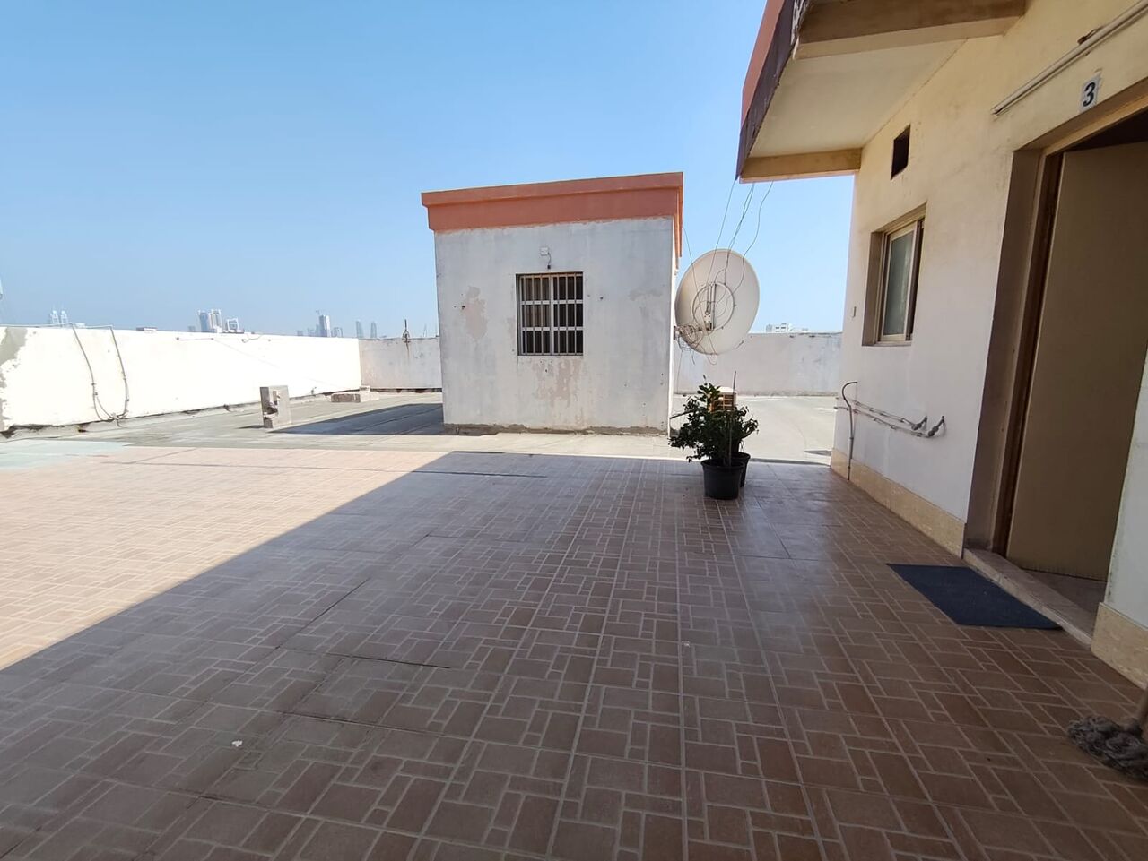 Manama, Apartments, Flats, Houses & Villas, BHD 130/year,  1 BR,  Tashan:- Rooftop Studio Flat On Rent With Unlimited Ewa..