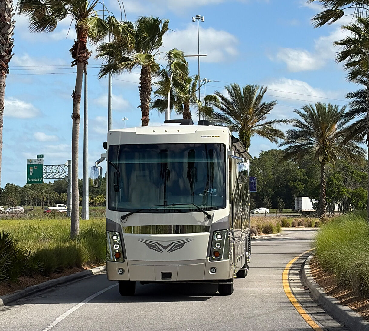 New York, Travel, How To Choose The Right Luxury Motorcoach Rental