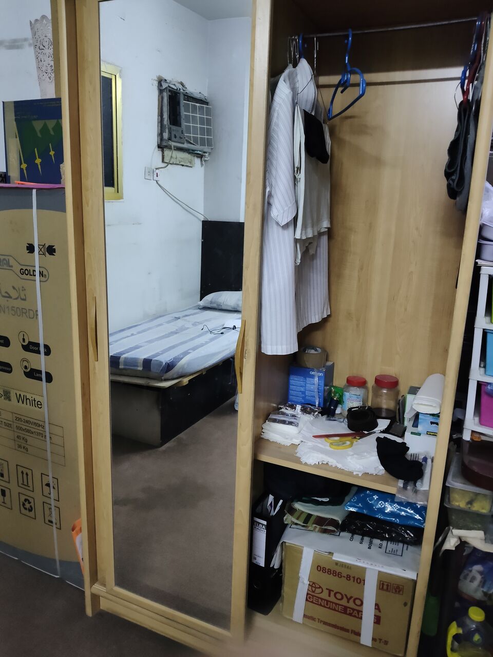Riyadh, Appliances, SAR 900,  Woood Almire And Refrigerator