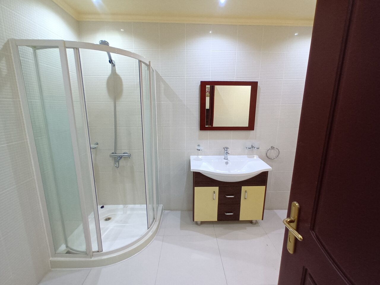 Manama, Apartments, Flats, Houses & Villas, BHD 350/month,  2 BR,  120 Sq. Meter,  Furnished 2 Bedroom Flat For Rent
