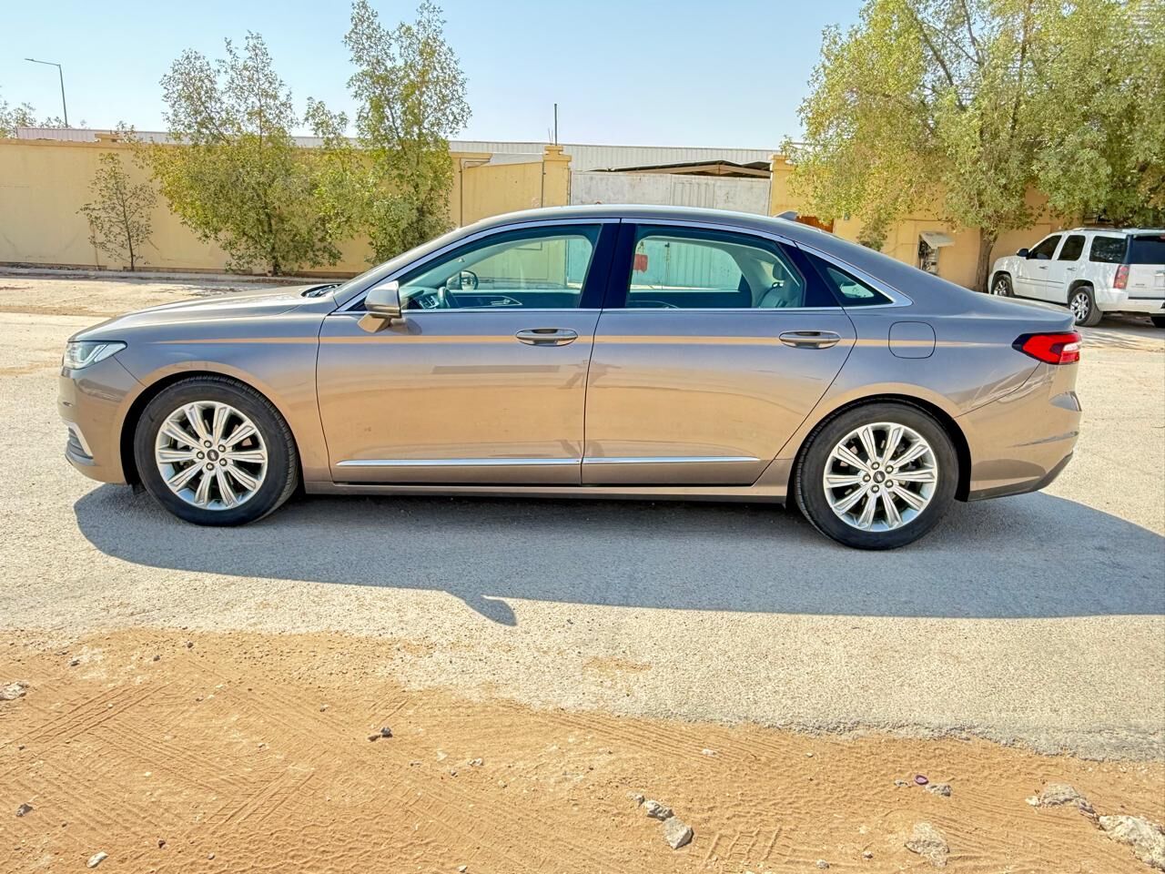 Riyadh, Vehicles, Cars & Trucks , SAR 11,  Ford Taurus,  2022,  Automatic,  49000 KM,  , , ,Good Condition Mid Option