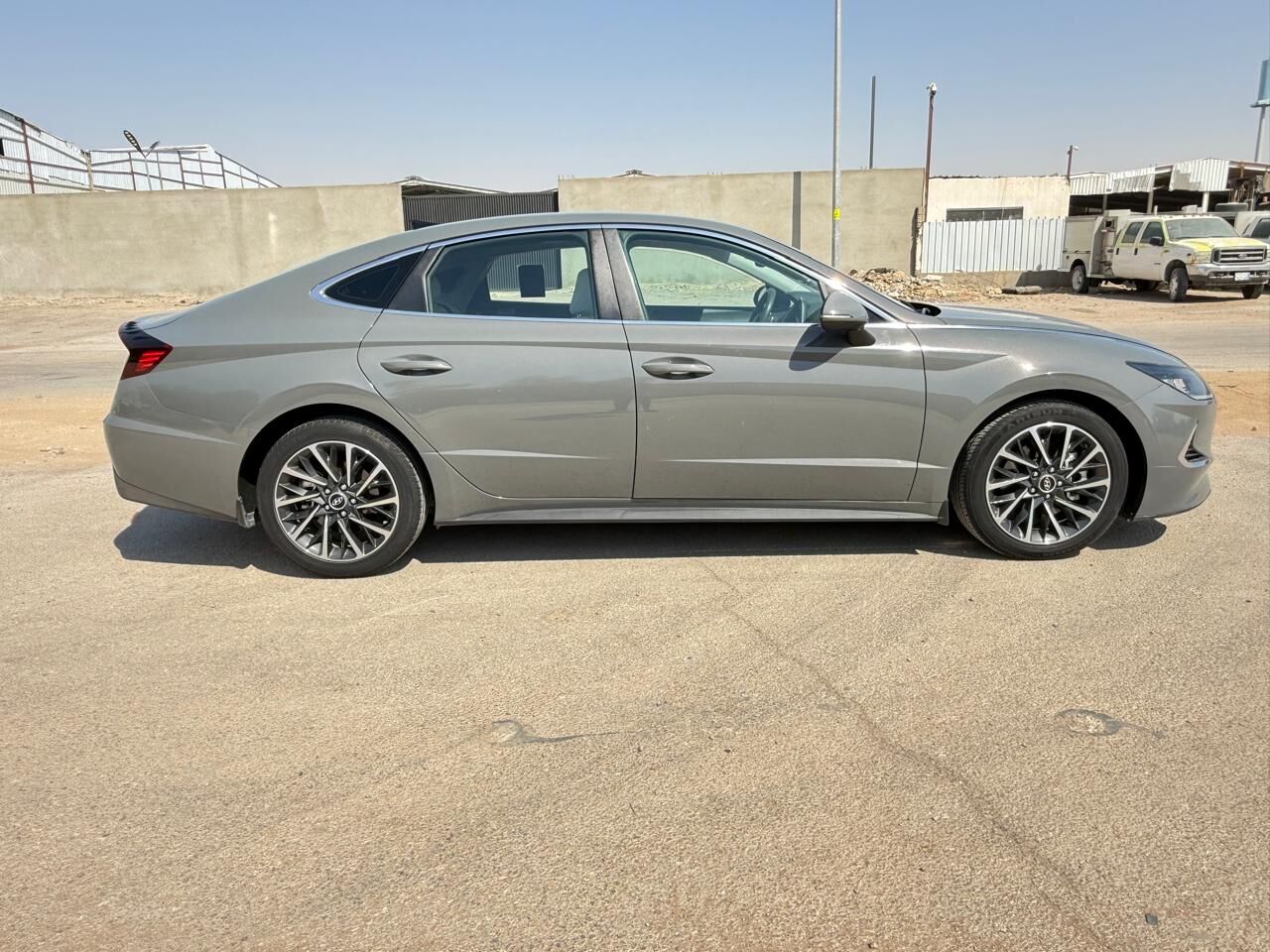 Riyadh, Vehicles, Cars & Trucks , SAR 11,  Hyundai Sonata,  2022,  Automatic,  92000 KM,  , , , MID OPTION For Sale
