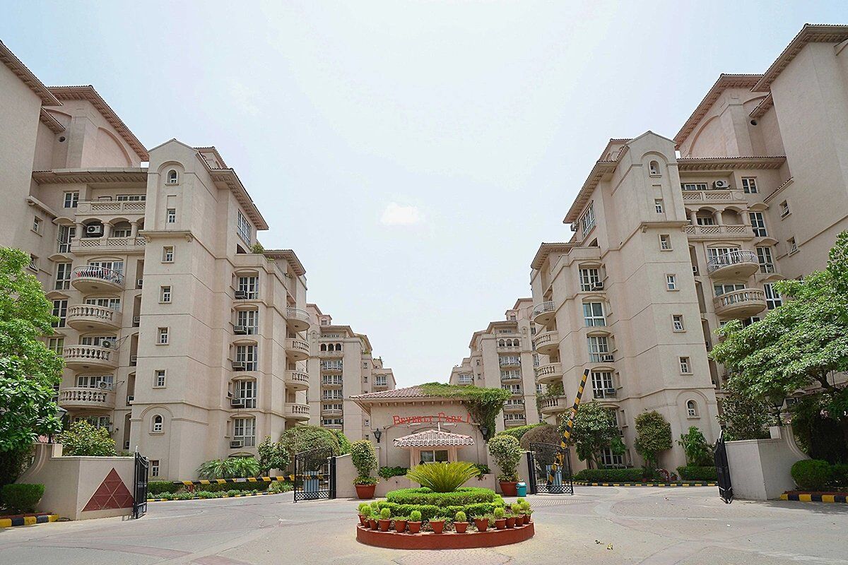 Gurgaon, Buildings, DLF Beverly Park 1 On Sale Gurgaon For Luxury Apartments