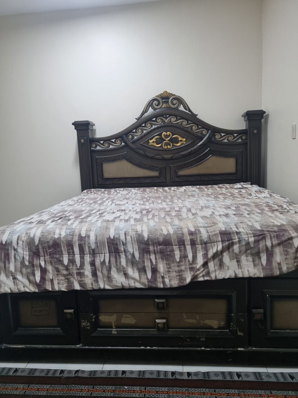Riyadh, Household Items, SAR 200,  KING SIZE BED FRAME WITH 6 INCH MATTRESS