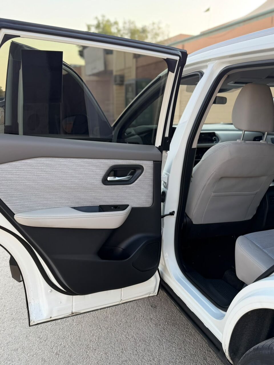 Riyadh, Vehicles, Cars & Trucks , SAR 76000,  NISSAN X-TRAIL,  2023,  Automatic,  60000 KM,  7 SEATER MID OPTION 3
