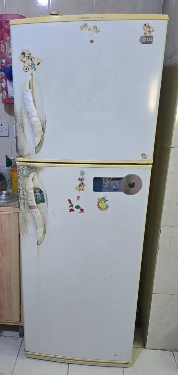 Al Sulaimaniah Al Sharqiyah, Appliances, SAR 150,  LG  Refrigerator Double Door GR-S392QC - 392 L