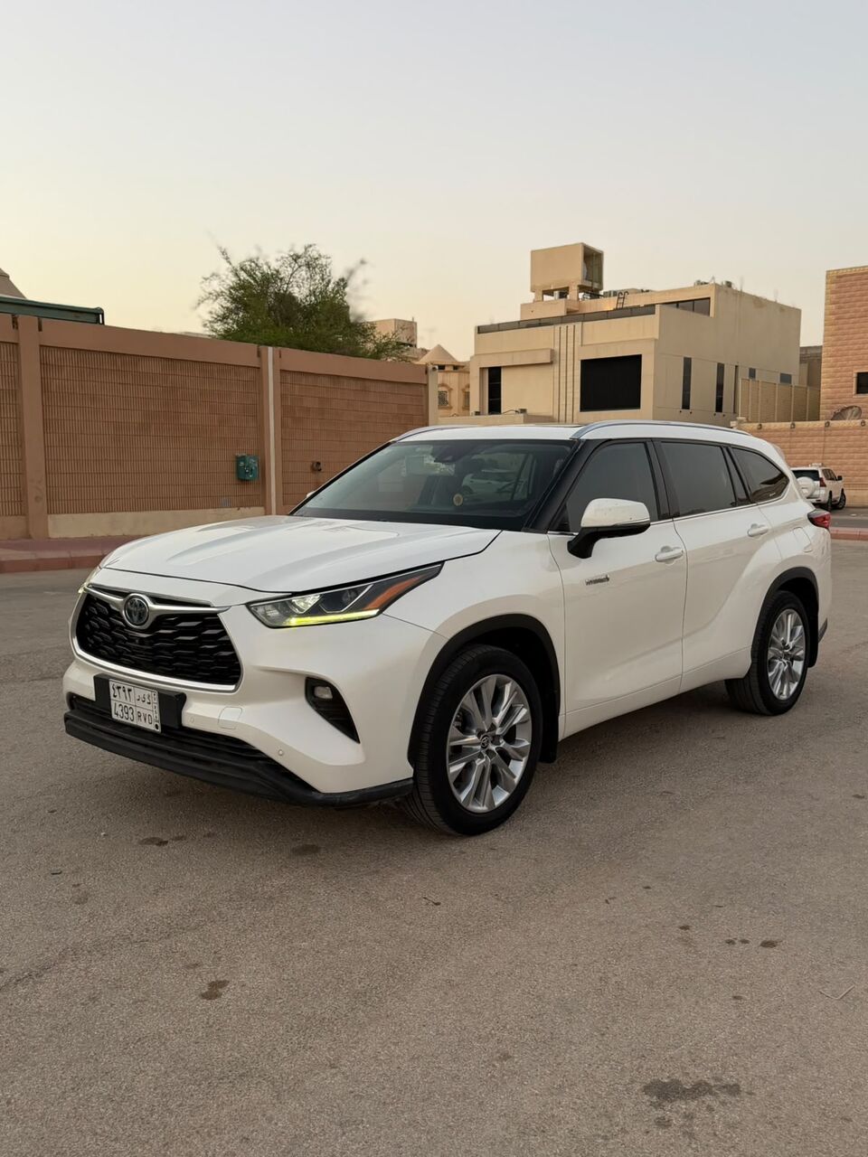 Riyadh, Vehicles, Cars & Trucks , SAR 110000,  TOYOTA HIGHLANDER,  2021,  Automatic,  120 KM,  LIMITED FULL OPTION B