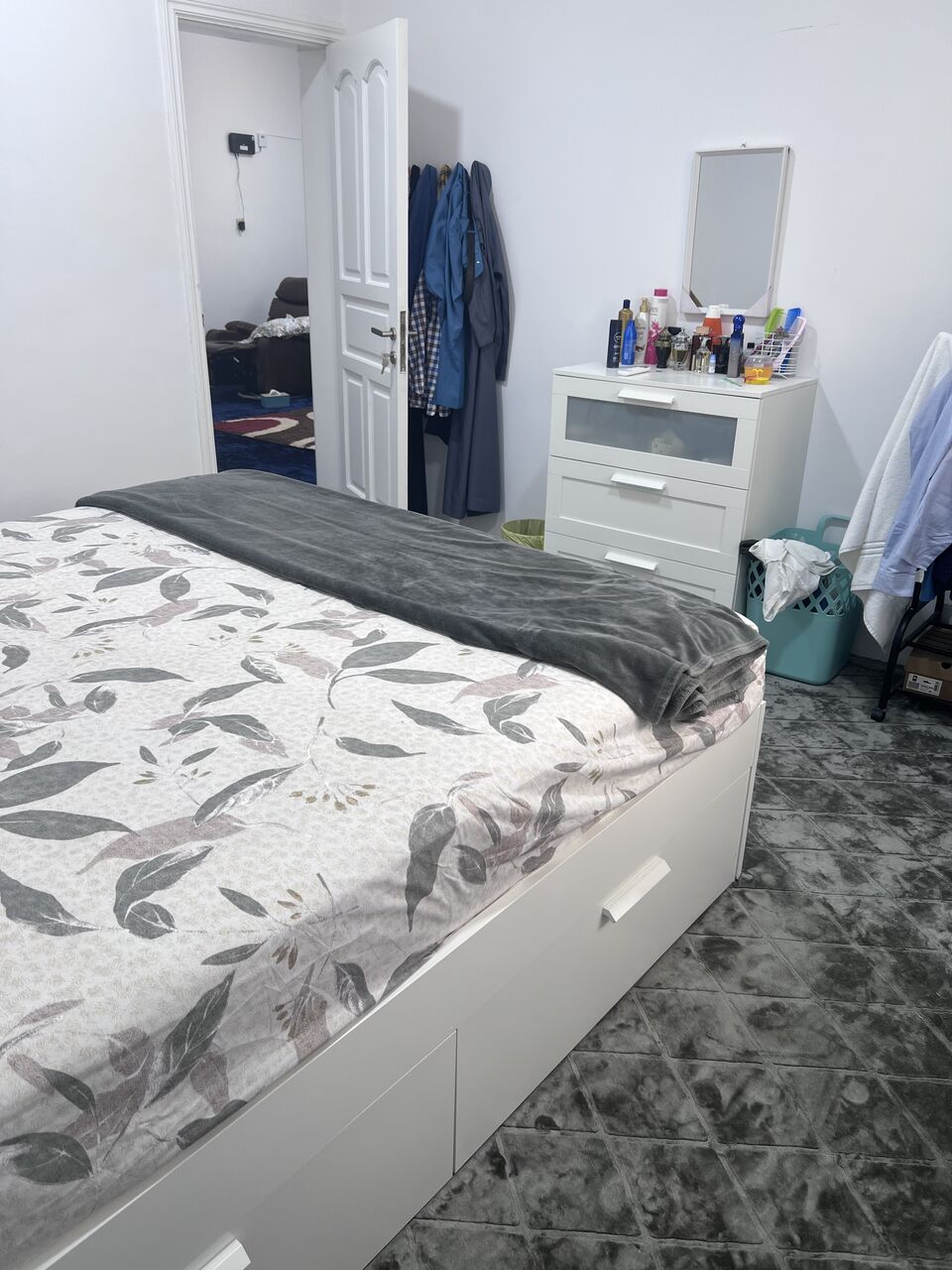 Madinah, Apartments, Flats, Houses & Villas, SAR 3500/month,  Furnished,  4 BR,  150 Sq. Meter,  Fresh Renovated Building Fully Furnished Apartment