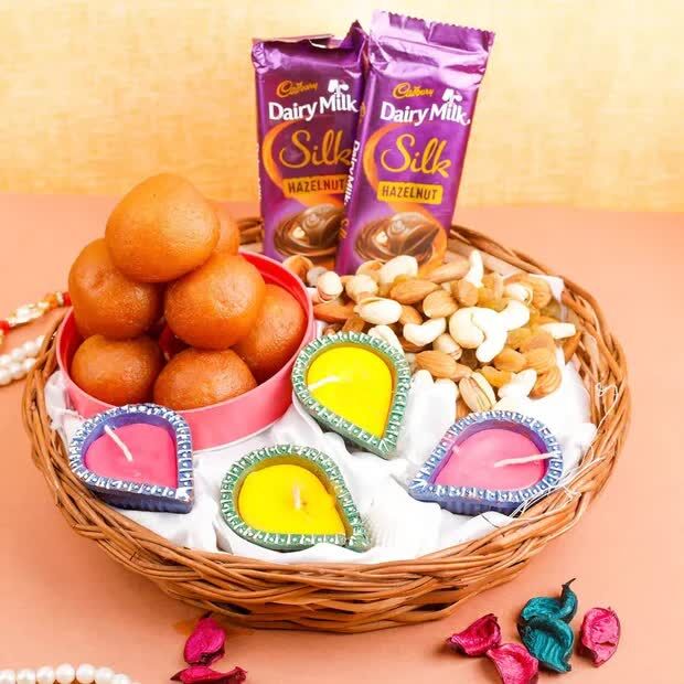 New Delhi, Florist, Diwali Gifts Under 1000 &ndash; Best Gift Ideas To Surprise Your Loved Ones
