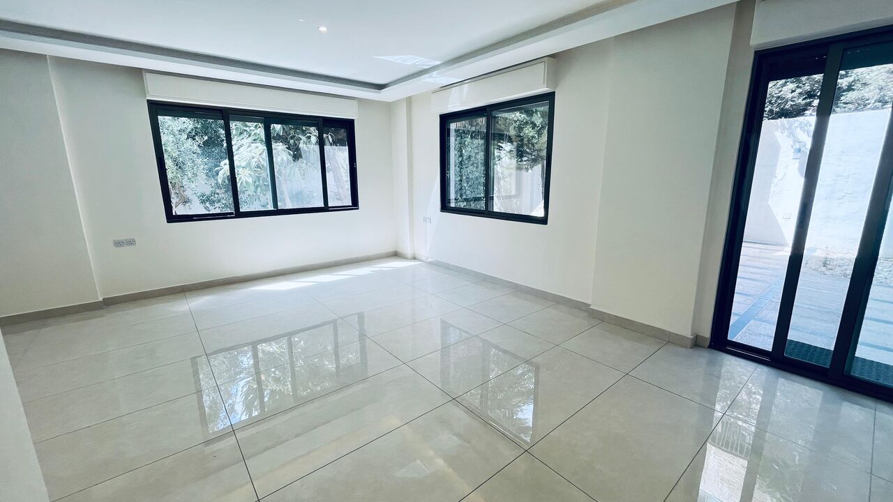 Abdoun, Apartments, Flats, Houses & Villas, JOD 24000/year,  3 BR,  350 Sq. Meter,  Ground Floor Apartment For Rent