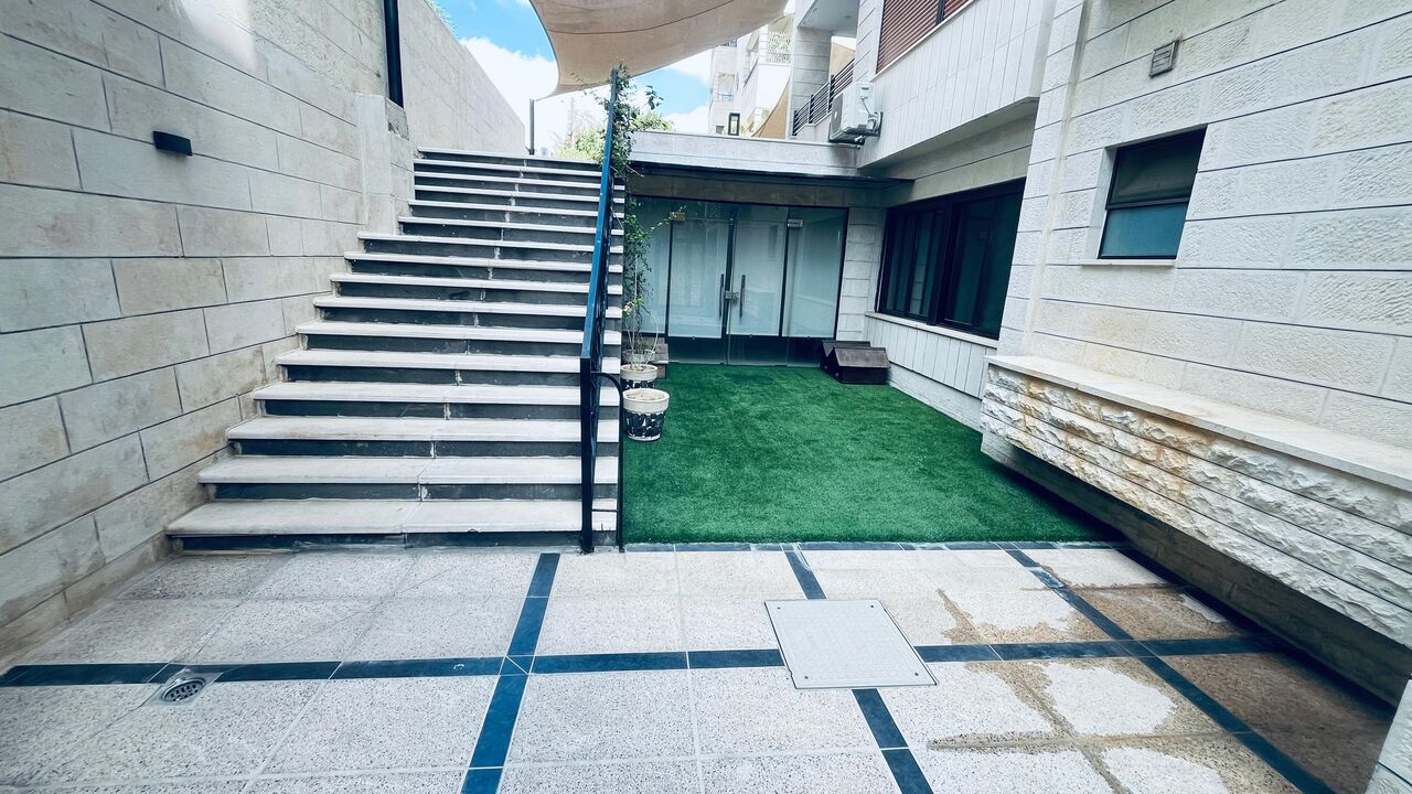 Abdoun, Apartments, Flats, Houses & Villas, JOD 24000/year,  3 BR,  350 Sq. Meter,  Ground Floor Apartment For Rent