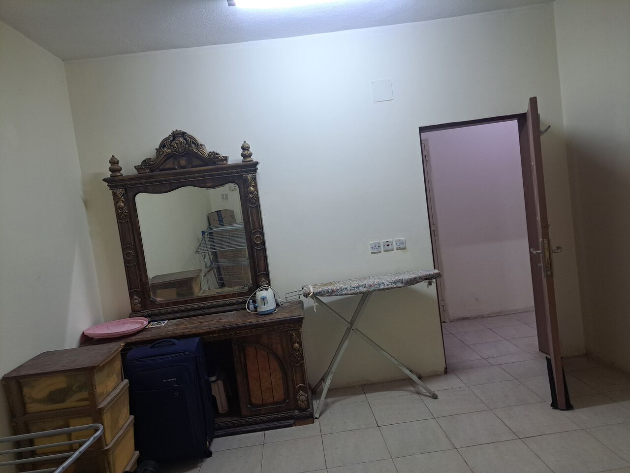 Riyadh, Rooms for Rent, SAR 999/month,  Single Room With Seperate Bathroom Available For Single Persons