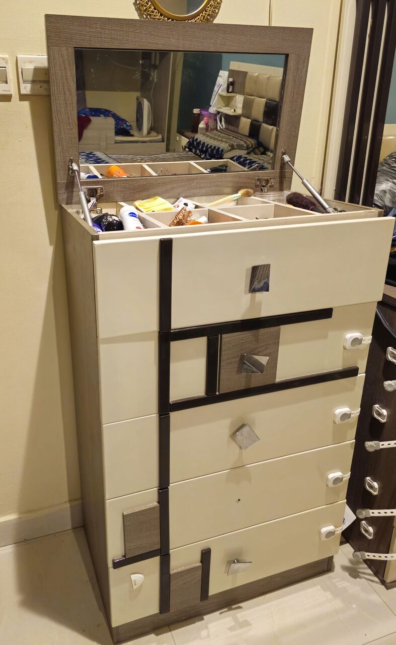 Riyadh, Furniture, SAR 1500,  Bedroom Set For Sale In Good Condition