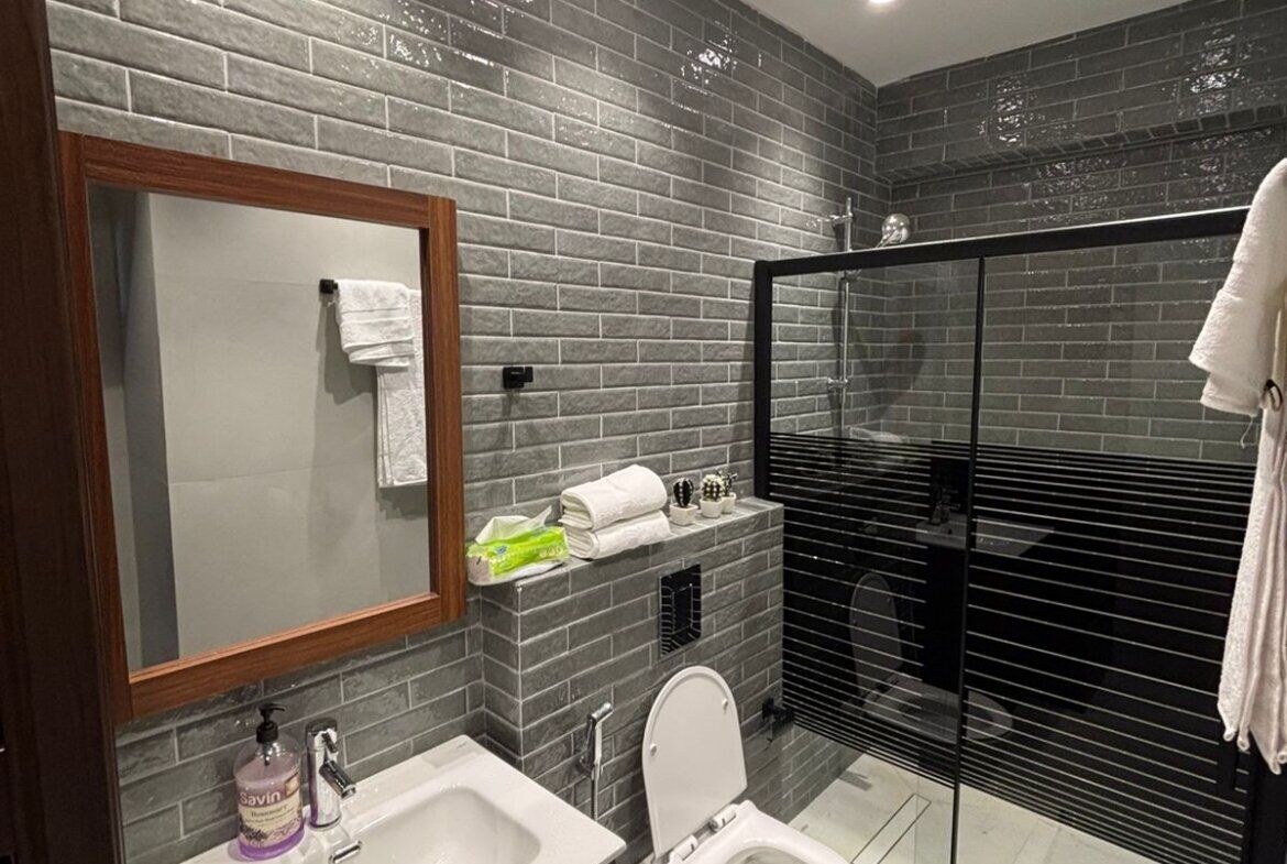 Amman, Apts/Flats Wanted, JOD 10000/year,  Furnished,  2 BR,  Charming Two-Bedroom Apartment With A Stunning View In Weibdeh 🌿✨