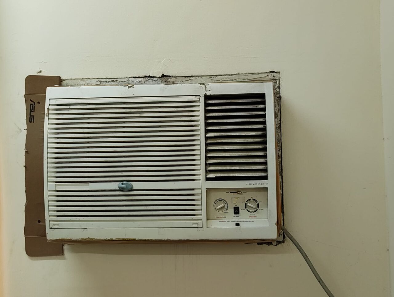 Manama, Air Conditioners, BHD 70,  BHD 70, ✅️ 2. Ton Pearl Window Ac For Sale In Good Condition