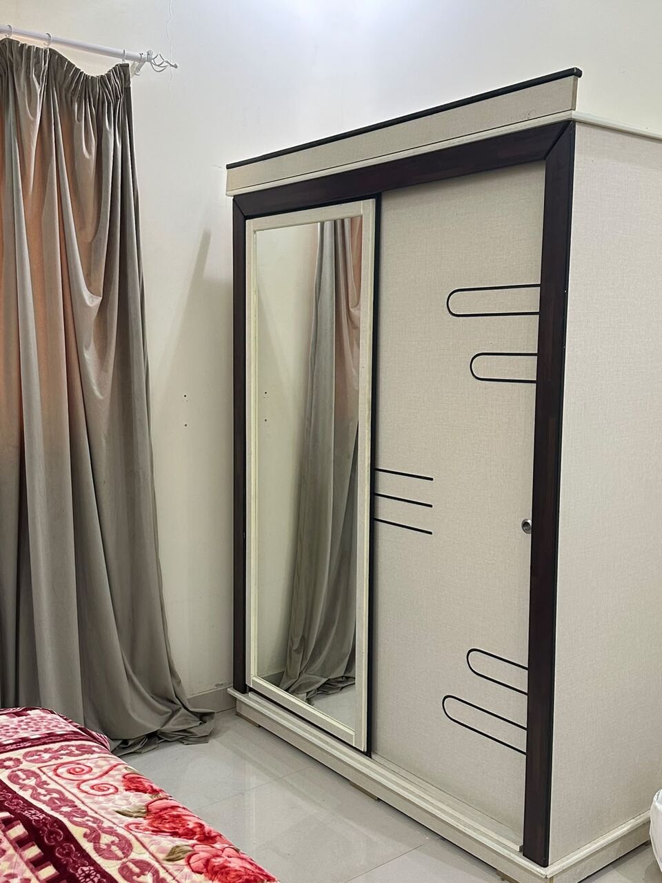 Dhahrat Laban, Appliances, SAR 700,  Furniture And Appliances
