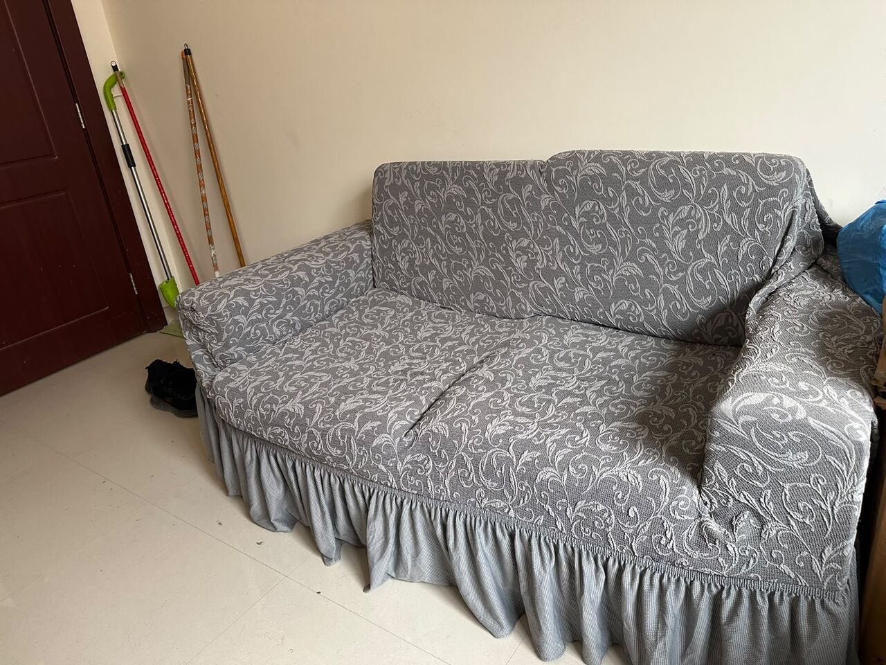 Dhahrat Laban, Household Items, SAR 100,  Table Sofa Stand