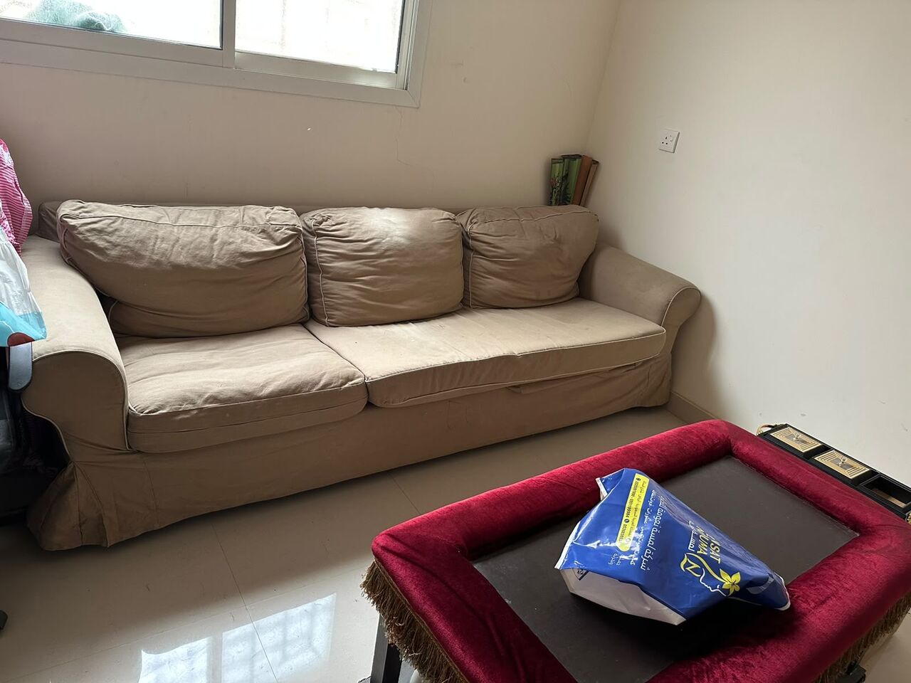 Dhahrat Laban, Household Items, SAR 100,  Table Sofa Stand