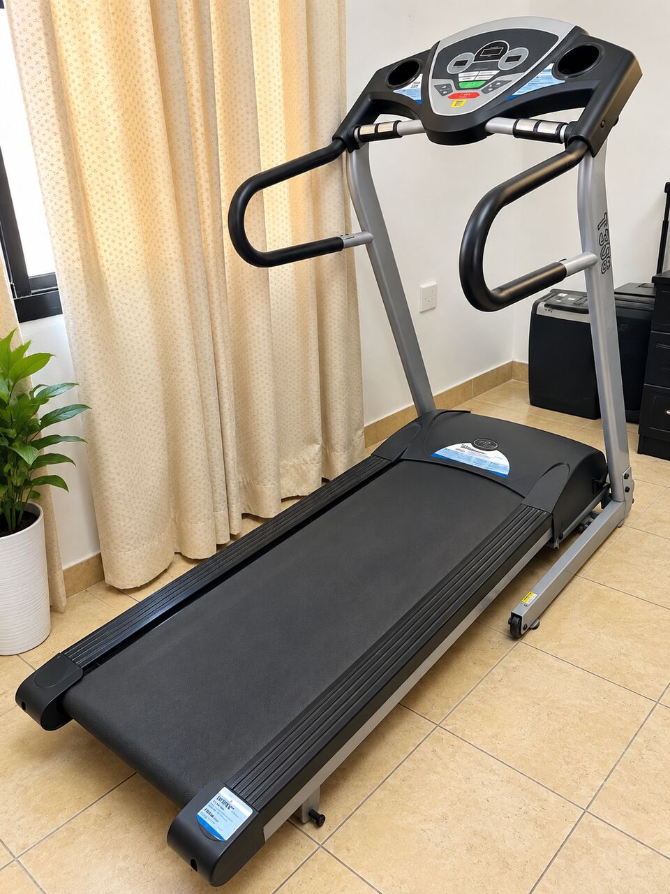 Mahooz, Health & Beauty Items, BHD 40,  Treadmill For Sale &ndash; Home Fitness / Running Machine