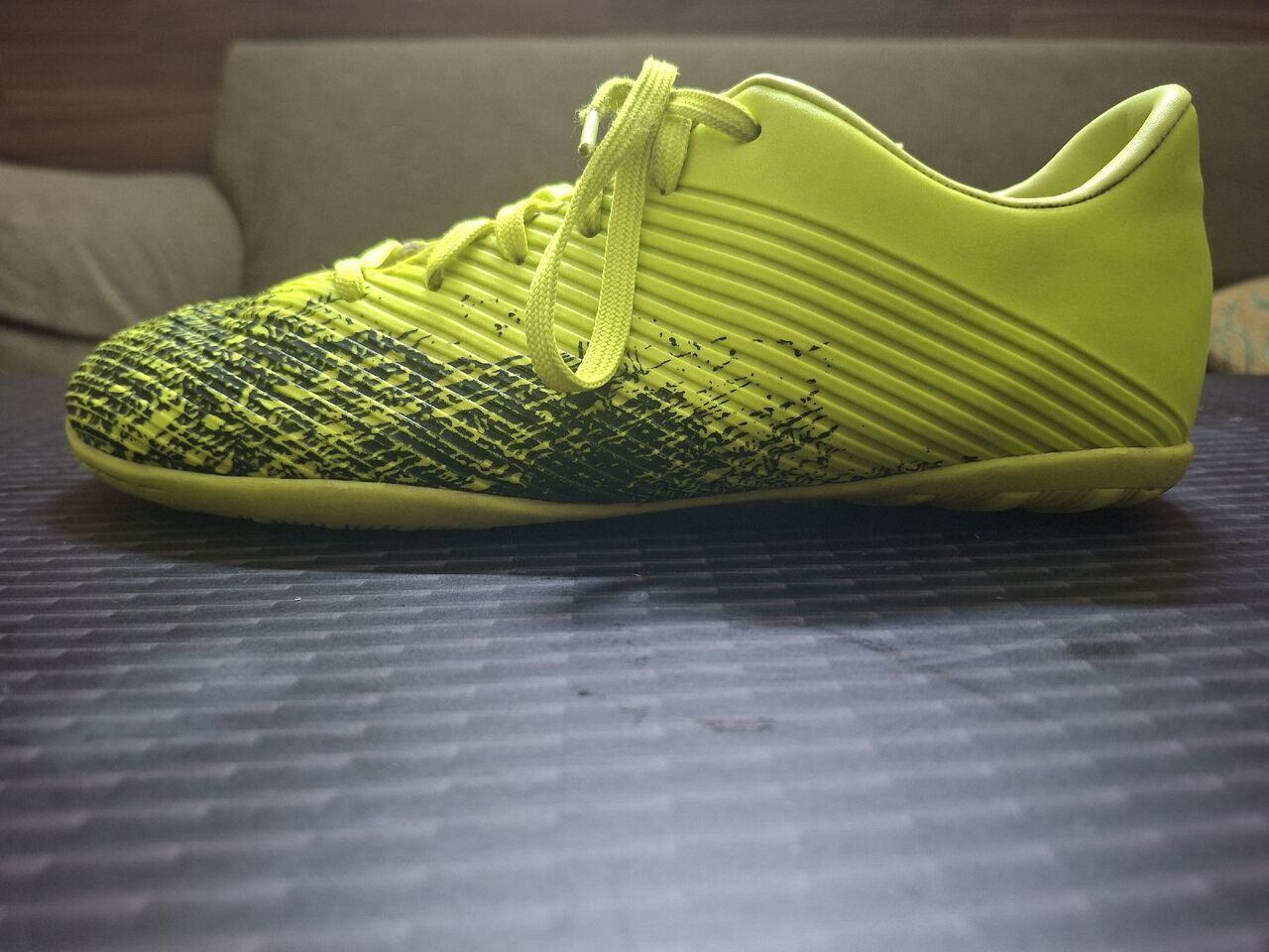 Riyadh, Sporting Goods, SAR 75,  SHGLS Mens Football Boots Price 75(Good Quality))