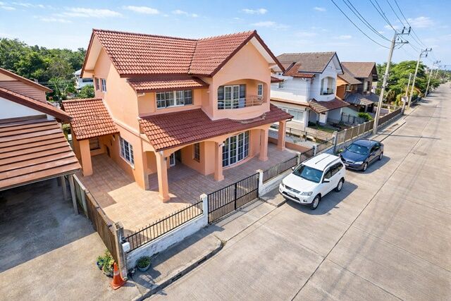 Bangkok, Villas, THB 11999,  65 Sq. Feet,  จอดรถได้ 2 ฝั่ง รวม 4 คันร่มเกล้า1-7 บ้านเ