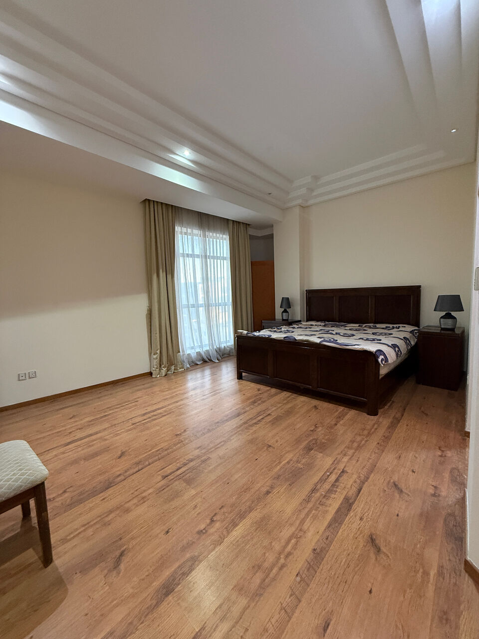 Manama, Apartments, Flats, Houses & Villas, BHD 550/year,  3 BR,  Luxury Fully Furnished 3 Bhk With Ewa With All Facilities