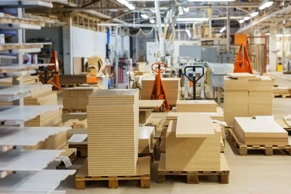 Thuqbah, Jobs, Factory Labor & Amazon Associates