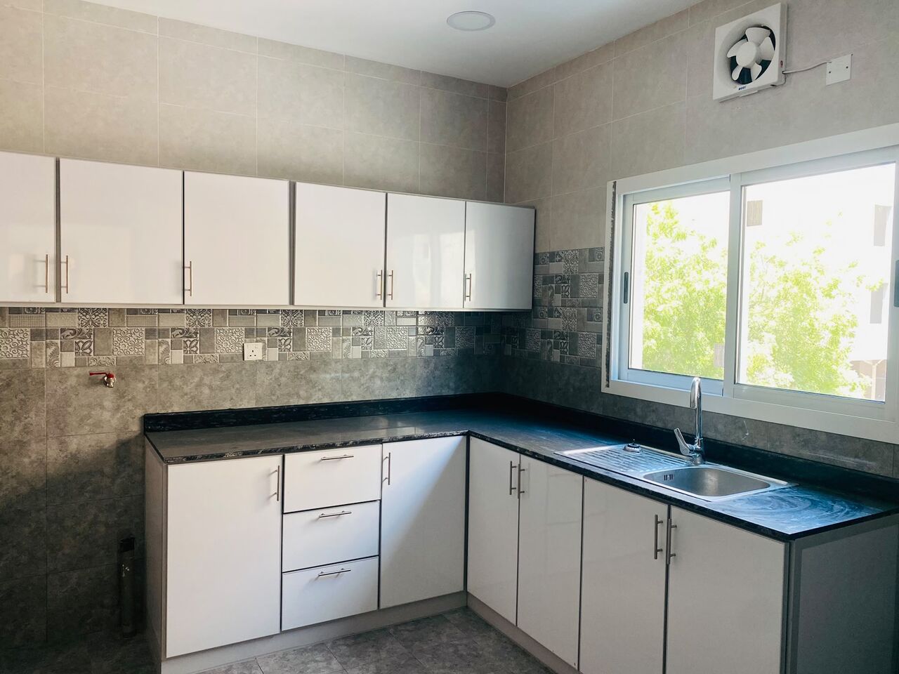 Hidd, Apartments, Flats, Houses & Villas, BHD 330/month,  3 BR,  Three Bedroom Flat For Rent With EWA|With Ac
