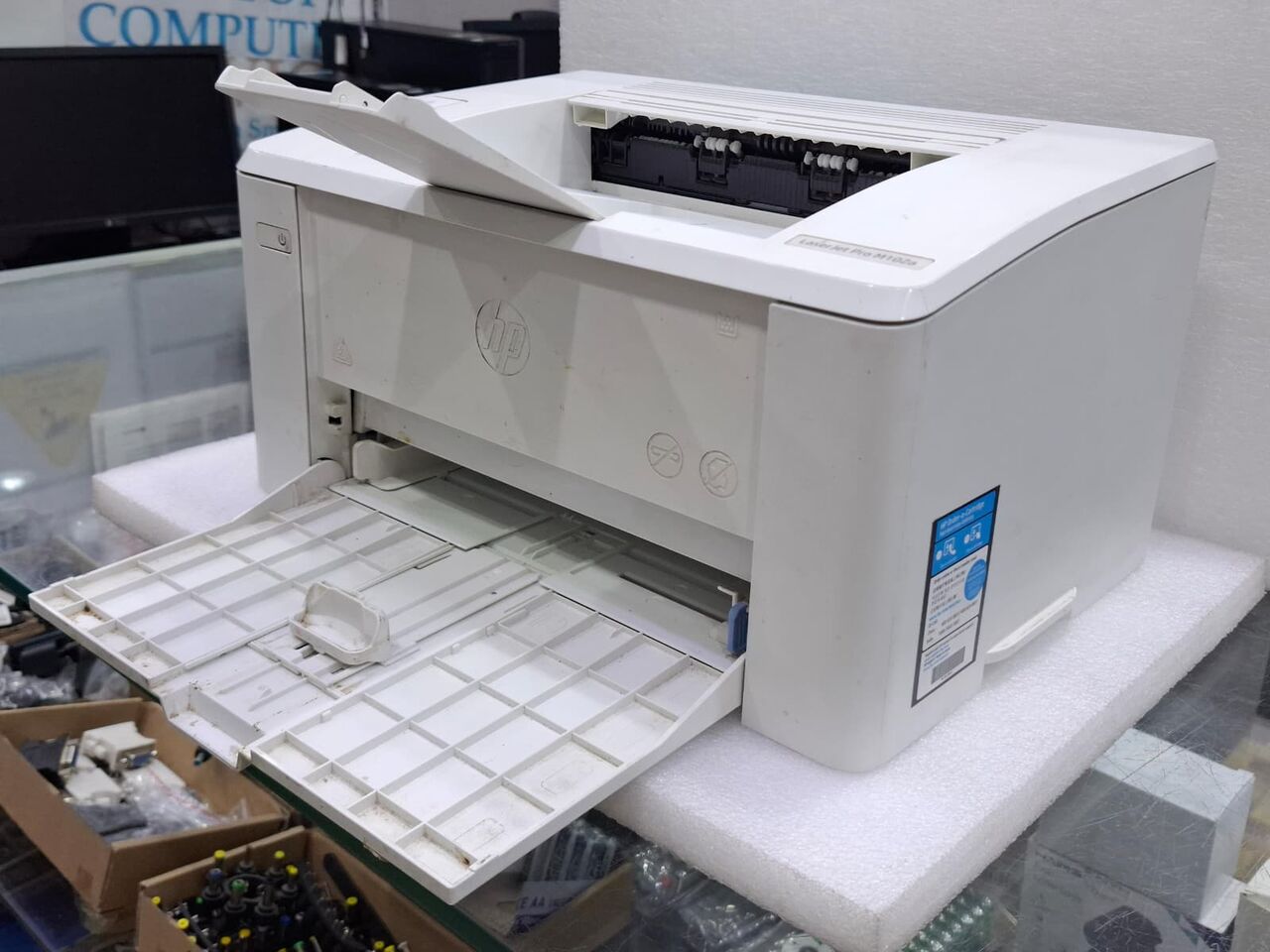 Manama, Computers, BHD 32,  HP Laser Jet Pro Professional Printer Very Good Working (Free A4 Paper Bundle)