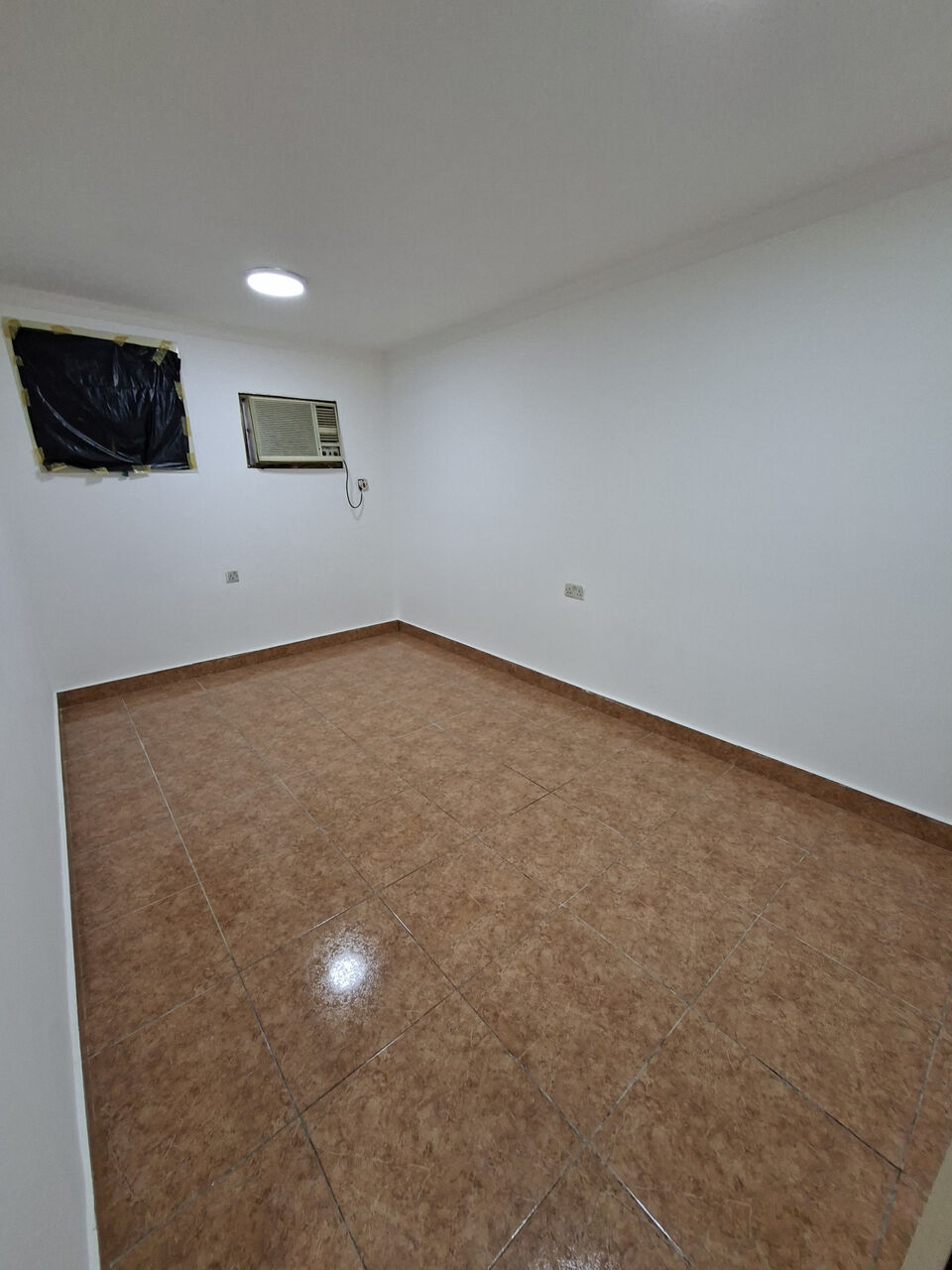 Bani Jamra, Apartments, Flats, Houses & Villas, BHD 150/year,  2 BR,  RENT FLAT UNLMITID EWA