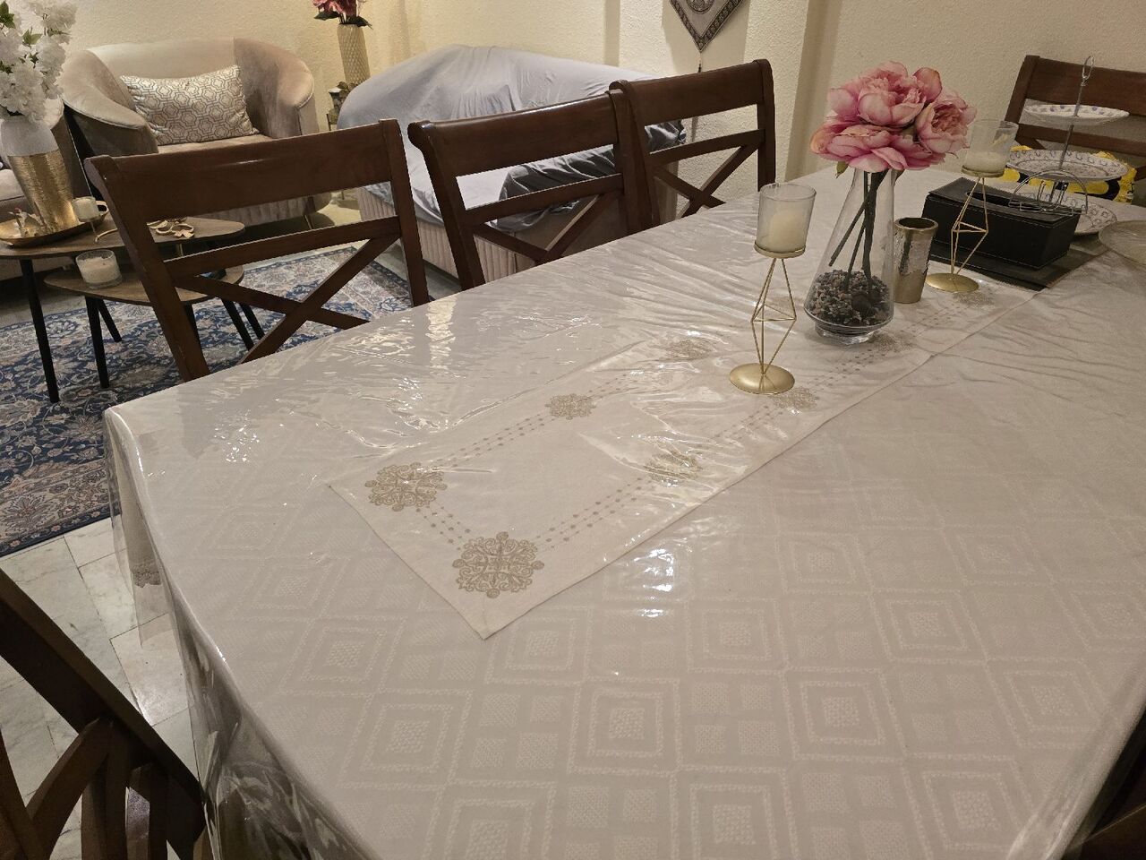 Riyadh, Furniture, SAR 800,  Dining Table Home Centre Solid Wood
