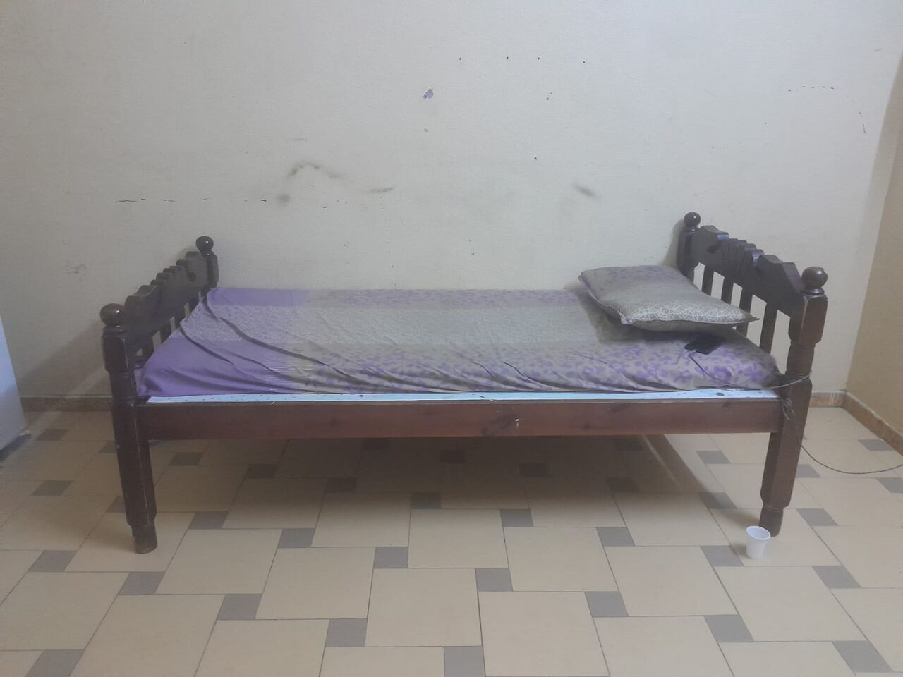 Al Aziziyah, Appliances, SAR 1000,  Ac ,Fridge ,Almari And Single Bed With 2 Metress For Sell