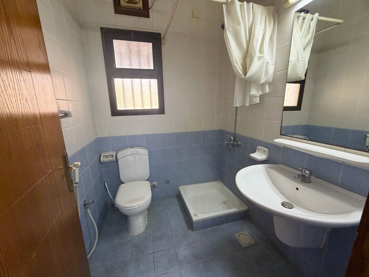 Adliya, Apartments, Flats, Houses & Villas, BHD 300/month,  2 BR,  2 Bedroom Fully Furnished Flat For Rent With Ewa