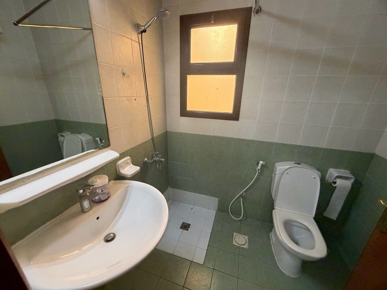 Adliya, Apartments, Flats, Houses & Villas, BHD 250/month,  1 BR,  1 Bedroom Fully Furnished Flat For Rent With Ewa
