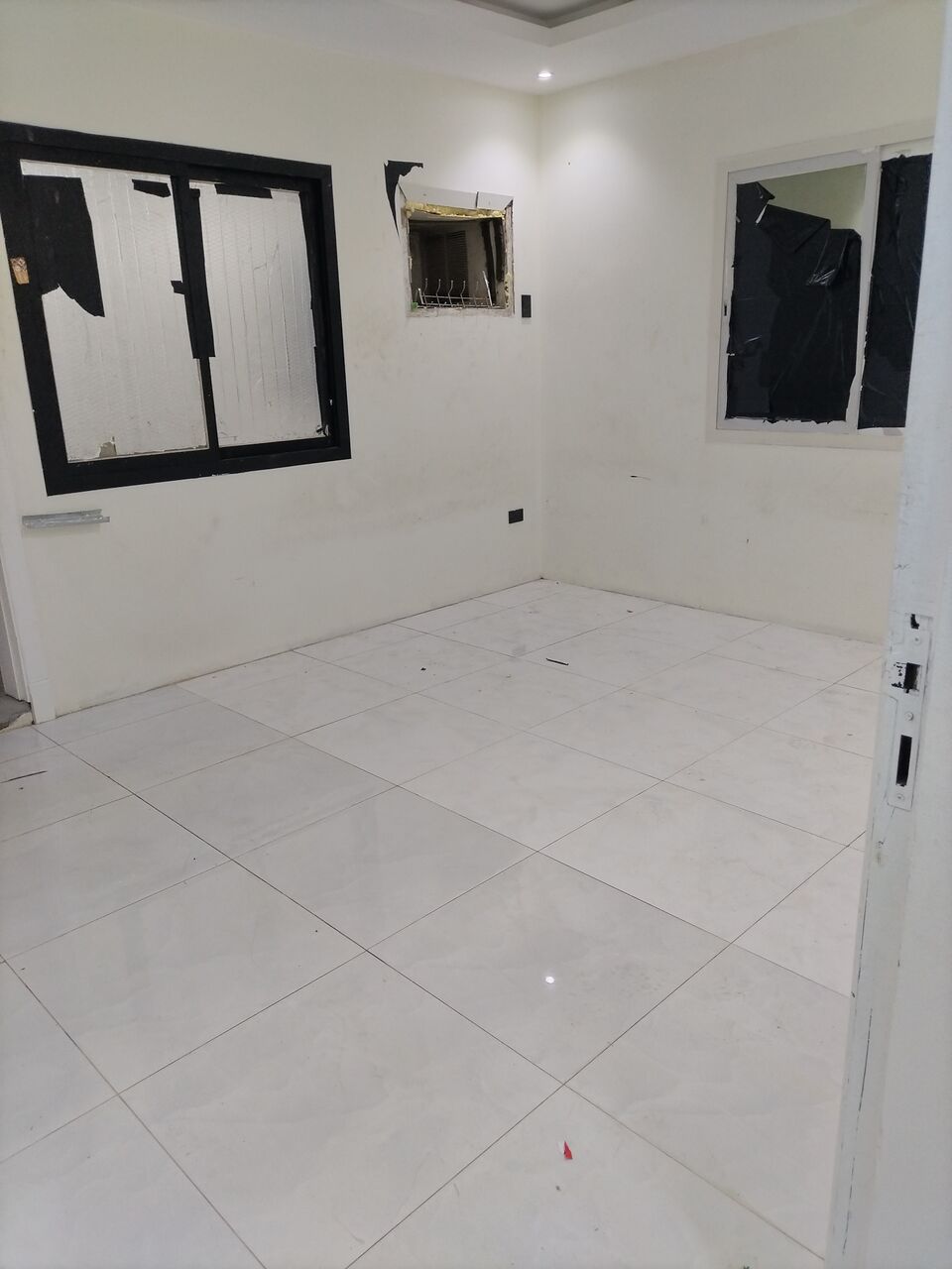Khobar, Apartments, Flats, Houses & Villas, SAR 1450/month,  Family Apartment For Rent (Room, Hall, Bathroom, Kitchen, Small Warehouse)