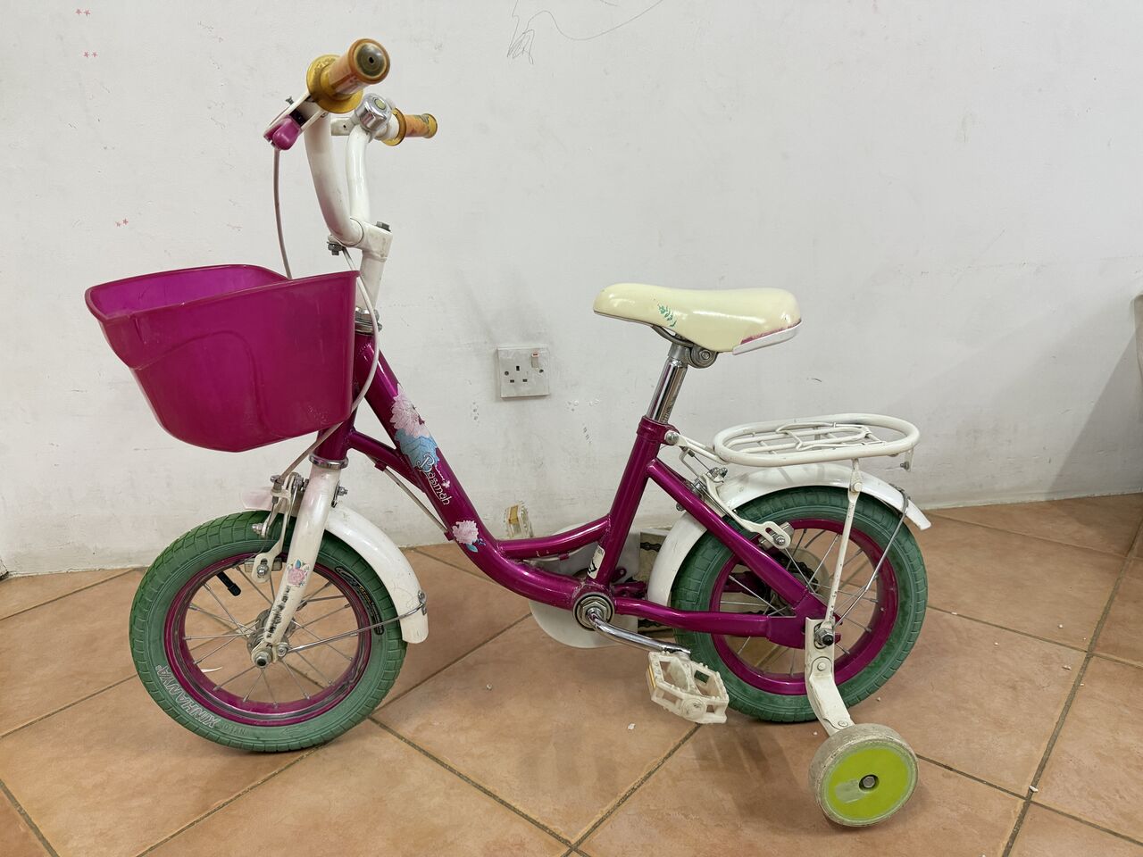 Olaya, Household Items, House Hold Items In Very Good Condition And At Reasonable Price.