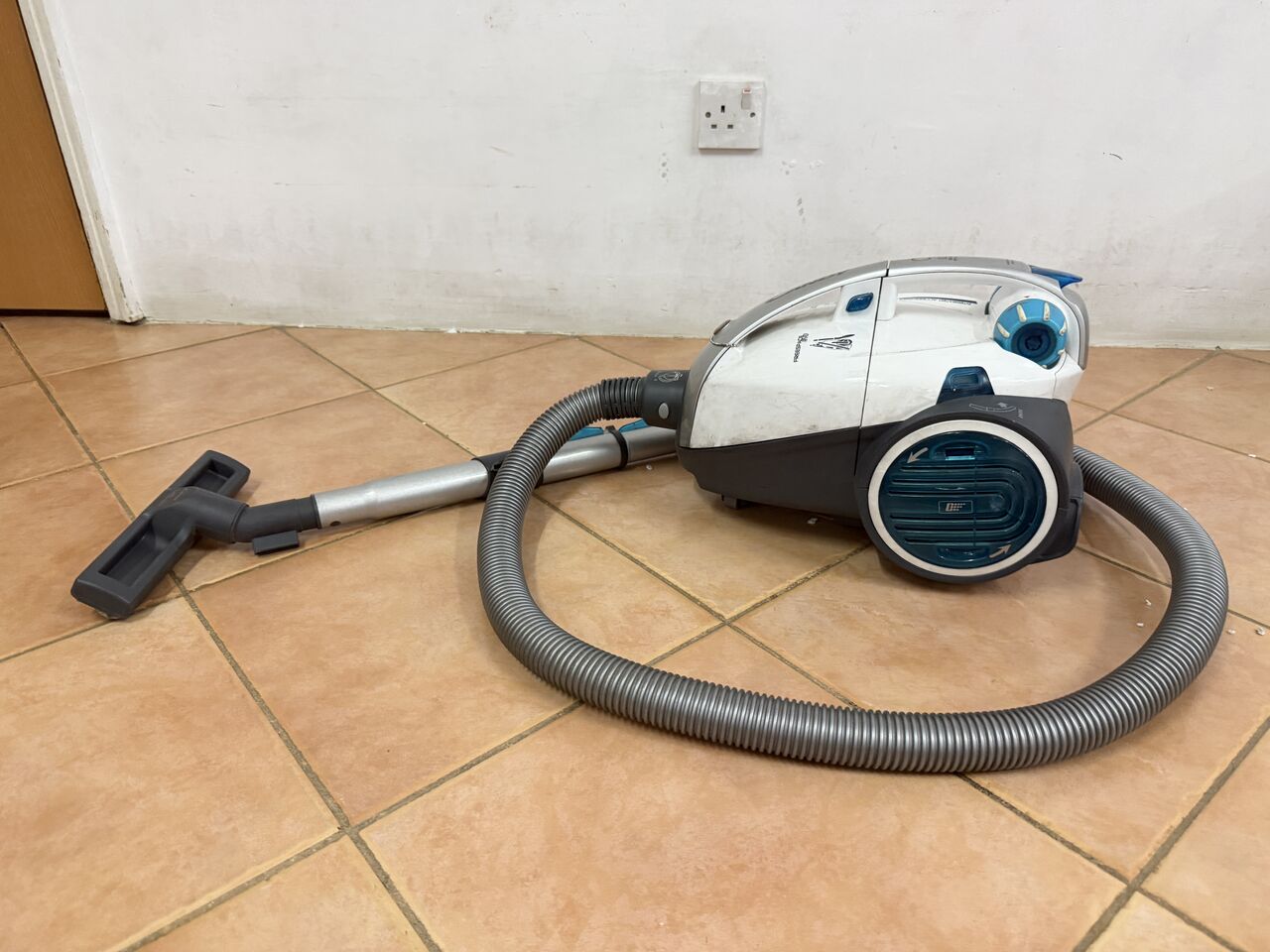 Olaya, Household Items, House Hold Items In Very Good Condition And At Reasonable Price.