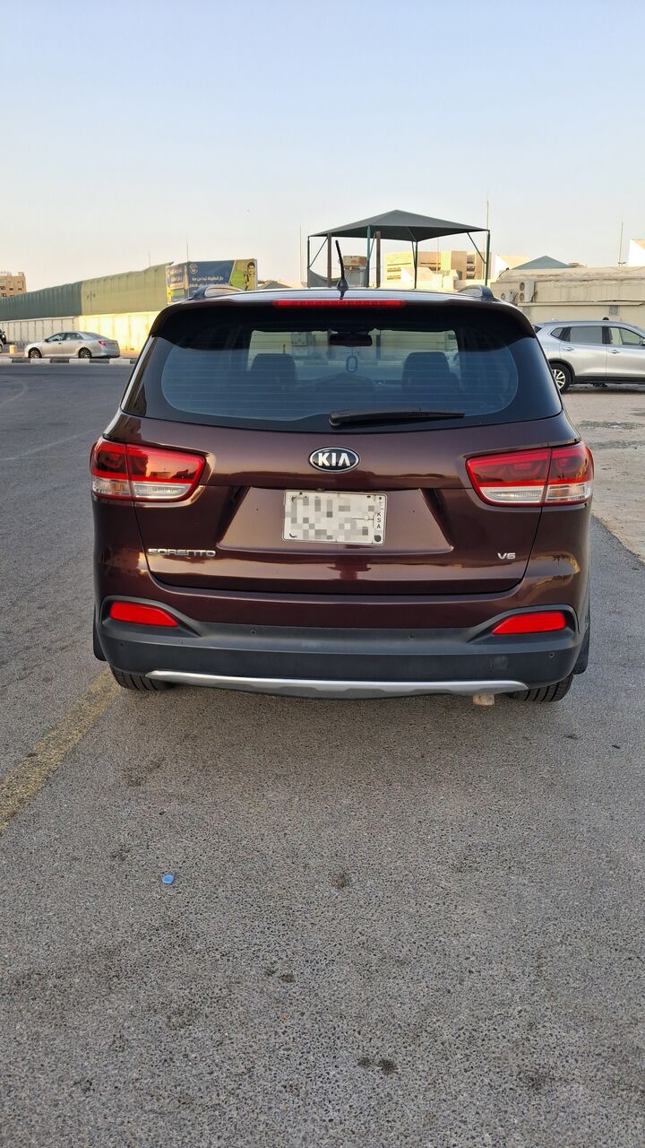 Khobar, Vehicles, Cars & Trucks , SAR 39000,  Kia Sorento,  2016,  Automatic,  218000 KM,  Full Option, 7 Seater, Sunroof, V6, Fuel Efficient