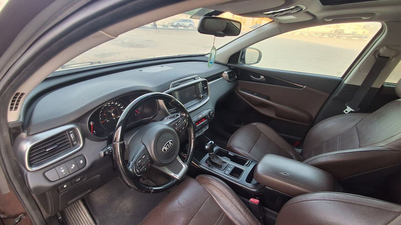 Khobar, Vehicles, Cars & Trucks , SAR 39000,  Kia Sorento,  2016,  Automatic,  218000 KM,  Full Option, 7 Seater, Sunroof, V6, Fuel Efficient