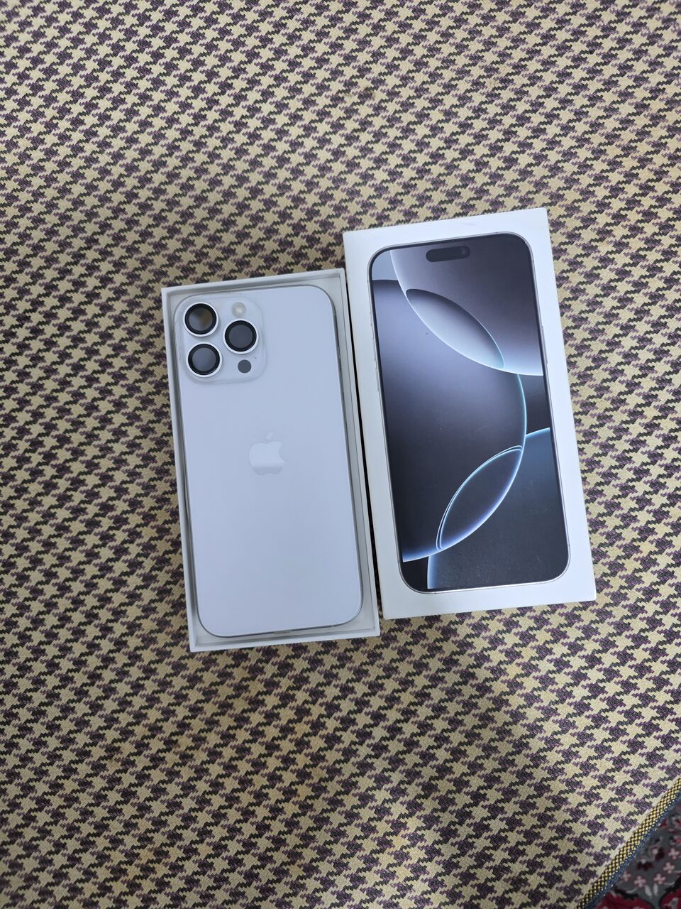 Khobar, Mobile Phones, SAR 3400,  IPhone 16 Pro Max 256gb Sale Swap 93 Battery Full Fresh Only Serious Buyer Contact