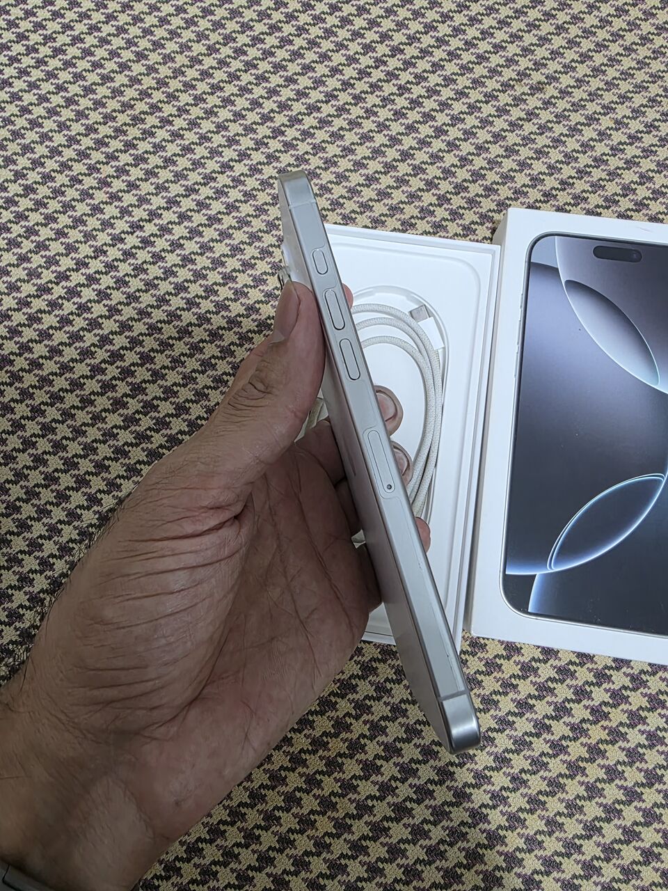 Khobar, Mobile Phones, SAR 3400,  IPhone 16 Pro Max 256gb Sale Swap 93 Battery Full Fresh Only Serious Buyer Contact