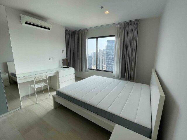 Bangkok, Villas, THB 55000,  63 Sq. Meter,  Life One Wireless Clean Convenient 41st Floor BTS PloenChit