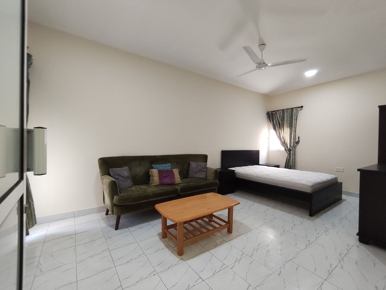 Manama, Apartments, Flats, Houses & Villas, BHD 150/year,  1 BR,  Isatown:- Furnished Studio Flat On Rent With Ewa..