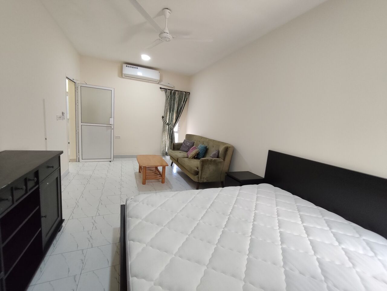 Manama, Apartments, Flats, Houses & Villas, BHD 150/year,  1 BR,  Isatown:- Furnished Studio Flat On Rent With Ewa..