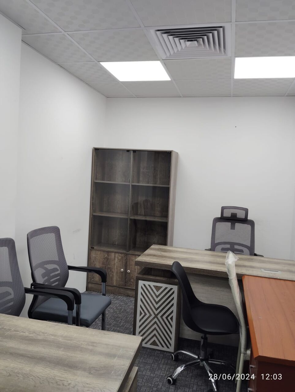 Deira, Offices, AED 19999,  115 Sq. Feet,  Office Space Available For Rent In Deira,Dubai,